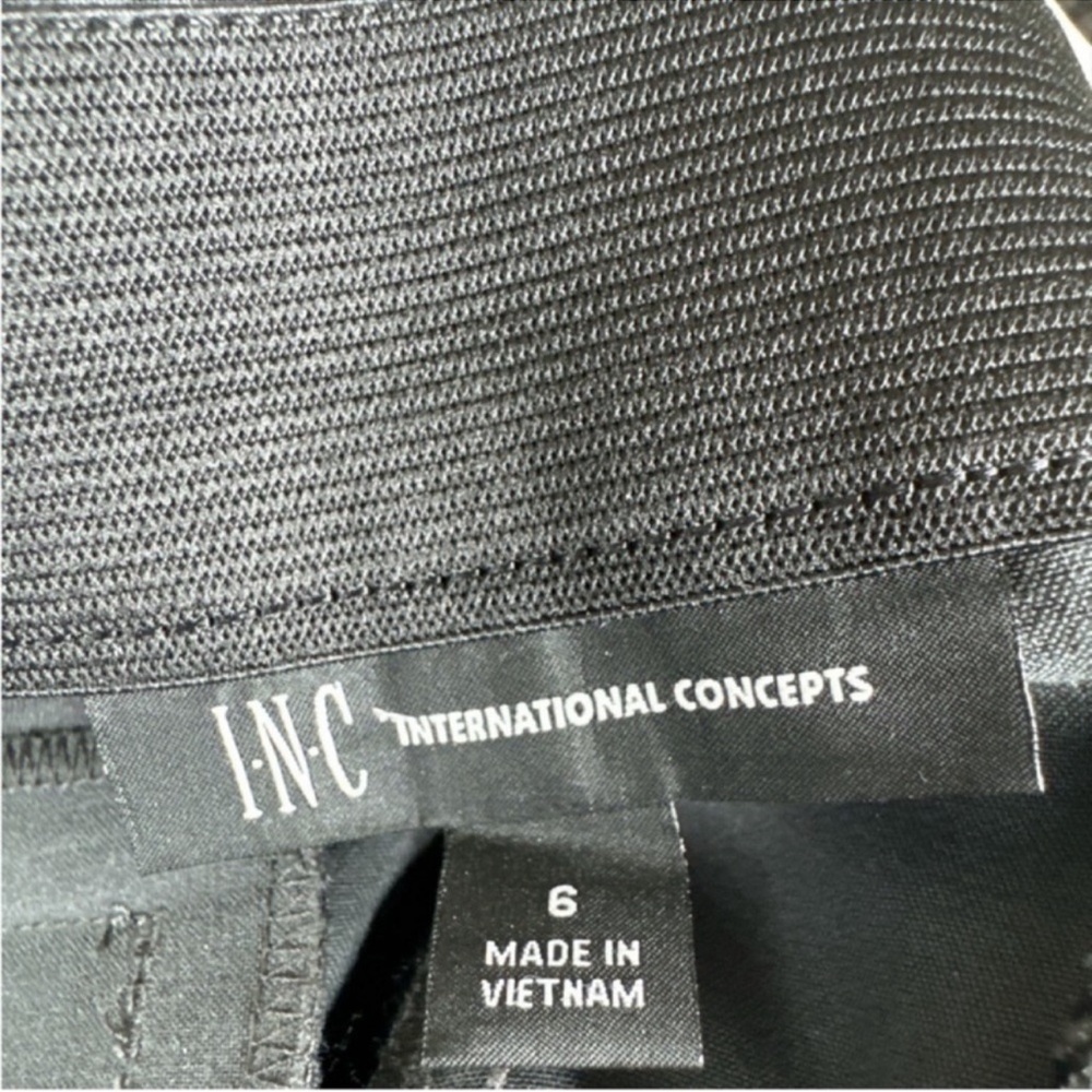 INC INTERNATIONAL CONCEPTS Spotted
Jacquar Straight Leg Trousers, Size 6. - Picture 6 of 12